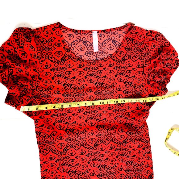 red dress w/short sleeves + optional tie at waist - Picture 4 of 7